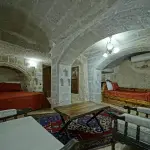 Holiday Cave Hotel