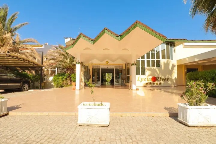 Lycus River Thermal Hotel